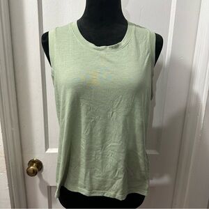 Magellan Outdoors Green‎ Sleeveless Fishing Tee